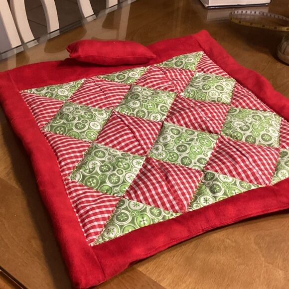 NWOT Hand Crafted Reversible Quilted Stuffed Animal/Doll Quilt - Picture 1 of 8